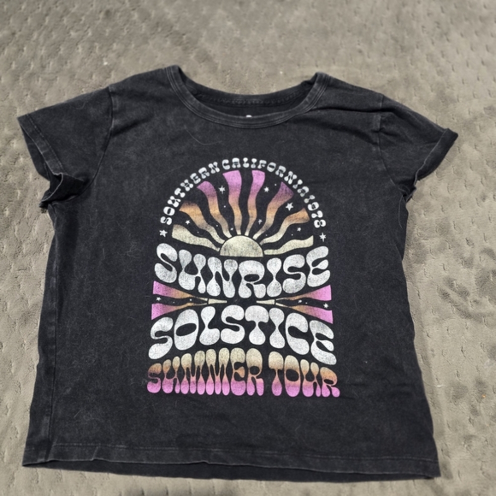 Hollister Womens Medium Sunrise Solstice Tee - Black and Pink